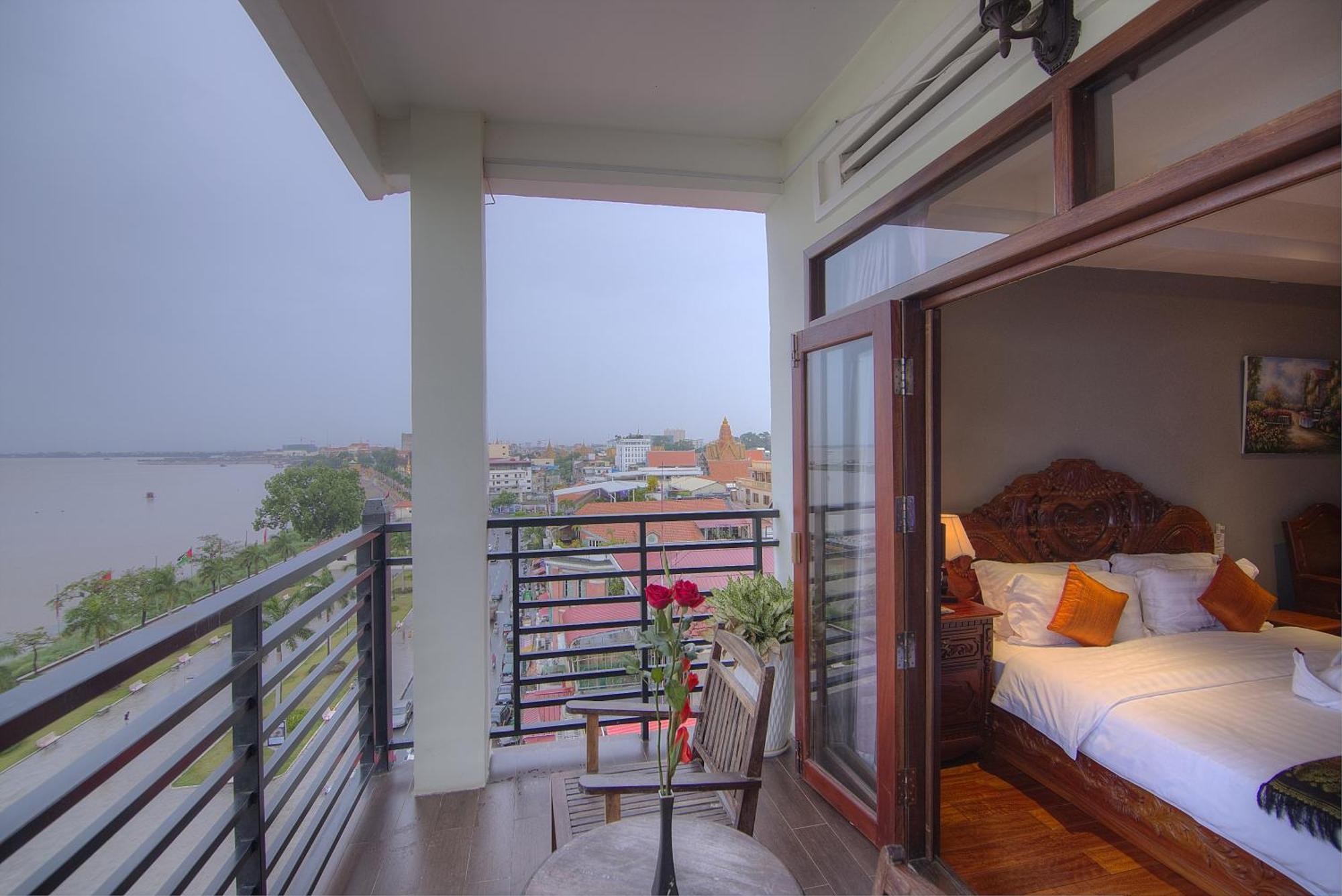 Le Grand Mekong Hotel Phnom Penh Bagian luar foto
