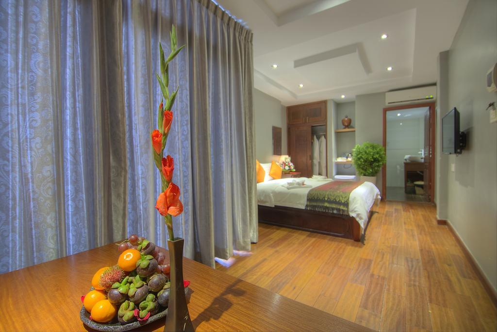 Le Grand Mekong Hotel Phnom Penh Bagian luar foto