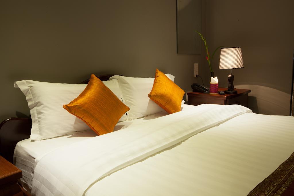 Le Grand Mekong Hotel Phnom Penh Bagian luar foto
