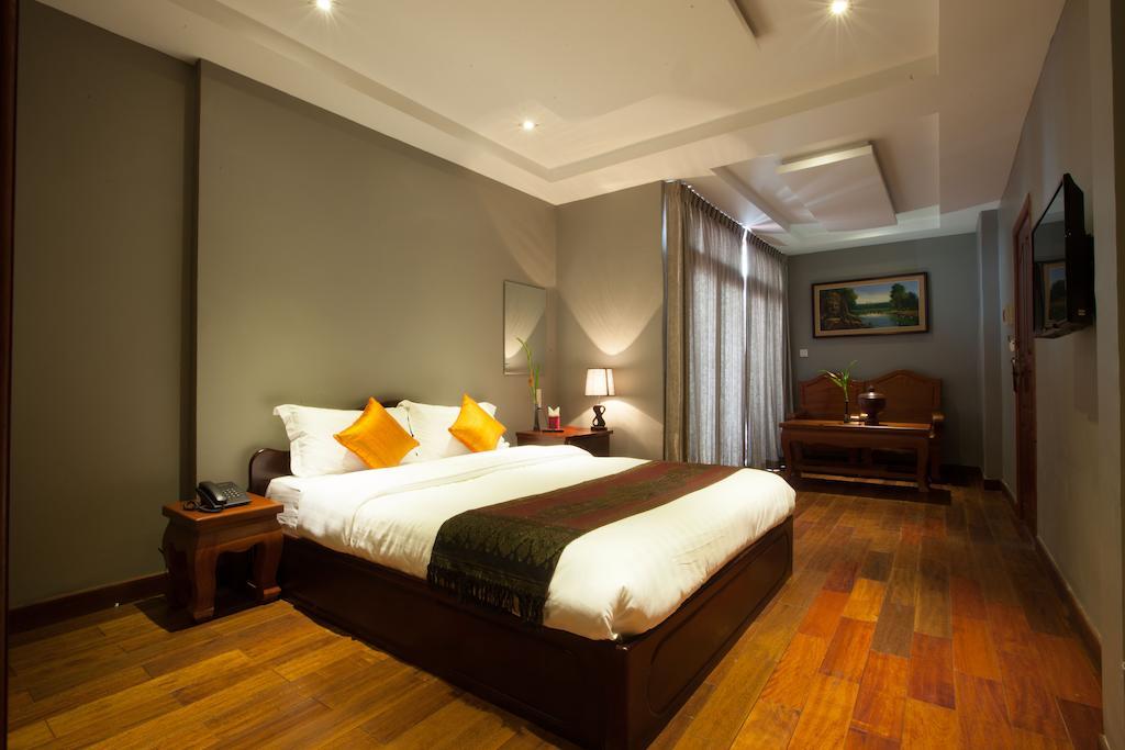Le Grand Mekong Hotel Phnom Penh Bagian luar foto