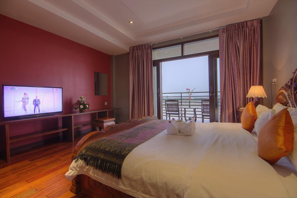 Le Grand Mekong Hotel Phnom Penh Bagian luar foto
