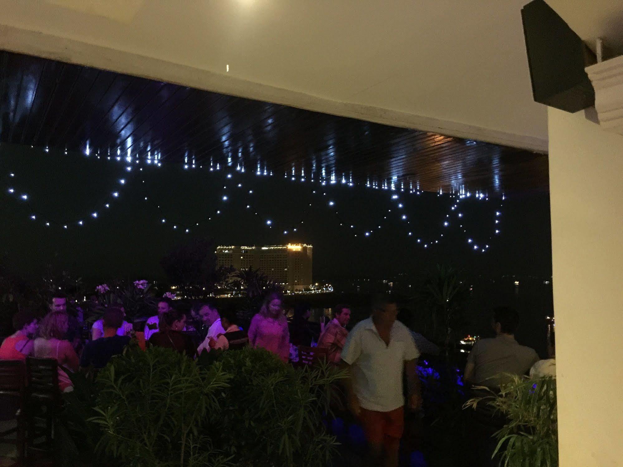 Le Grand Mekong Hotel Phnom Penh Bagian luar foto