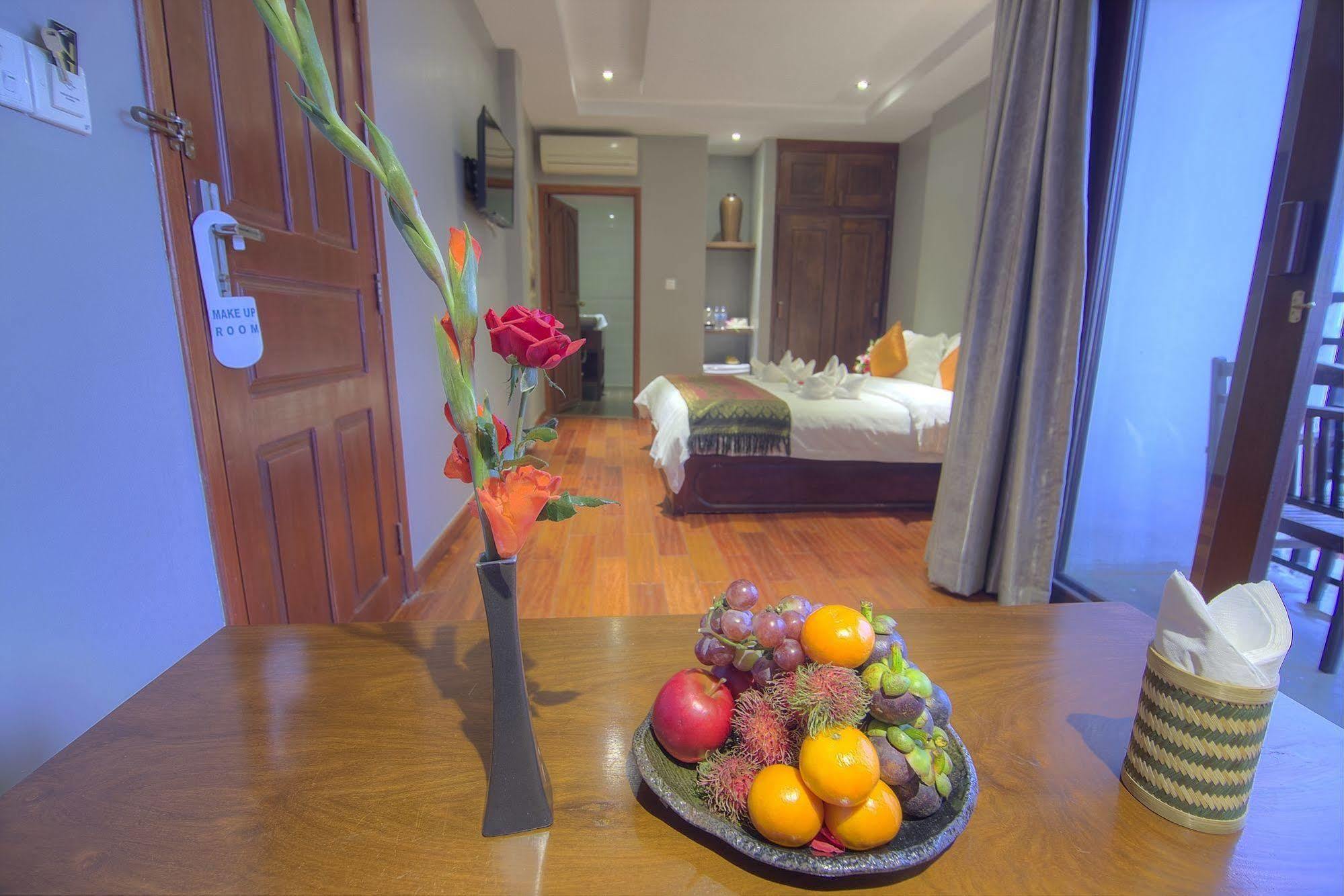 Le Grand Mekong Hotel Phnom Penh Bagian luar foto
