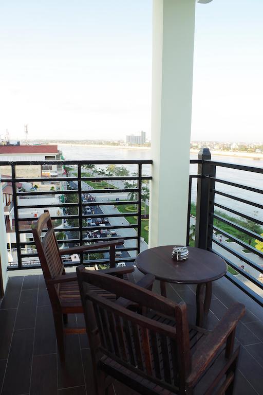Le Grand Mekong Hotel Phnom Penh Bagian luar foto